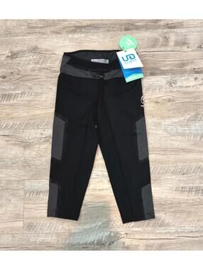 Ultimate Direction HydroLight Series Women’s XS Black Running Hydro 3/4 Leggings